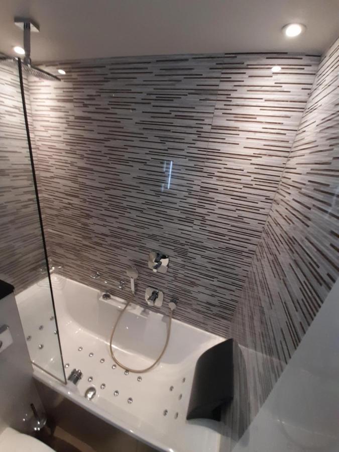 Mercure Paris Arc De Triomphe Wagram Zewnętrze zdjęcie